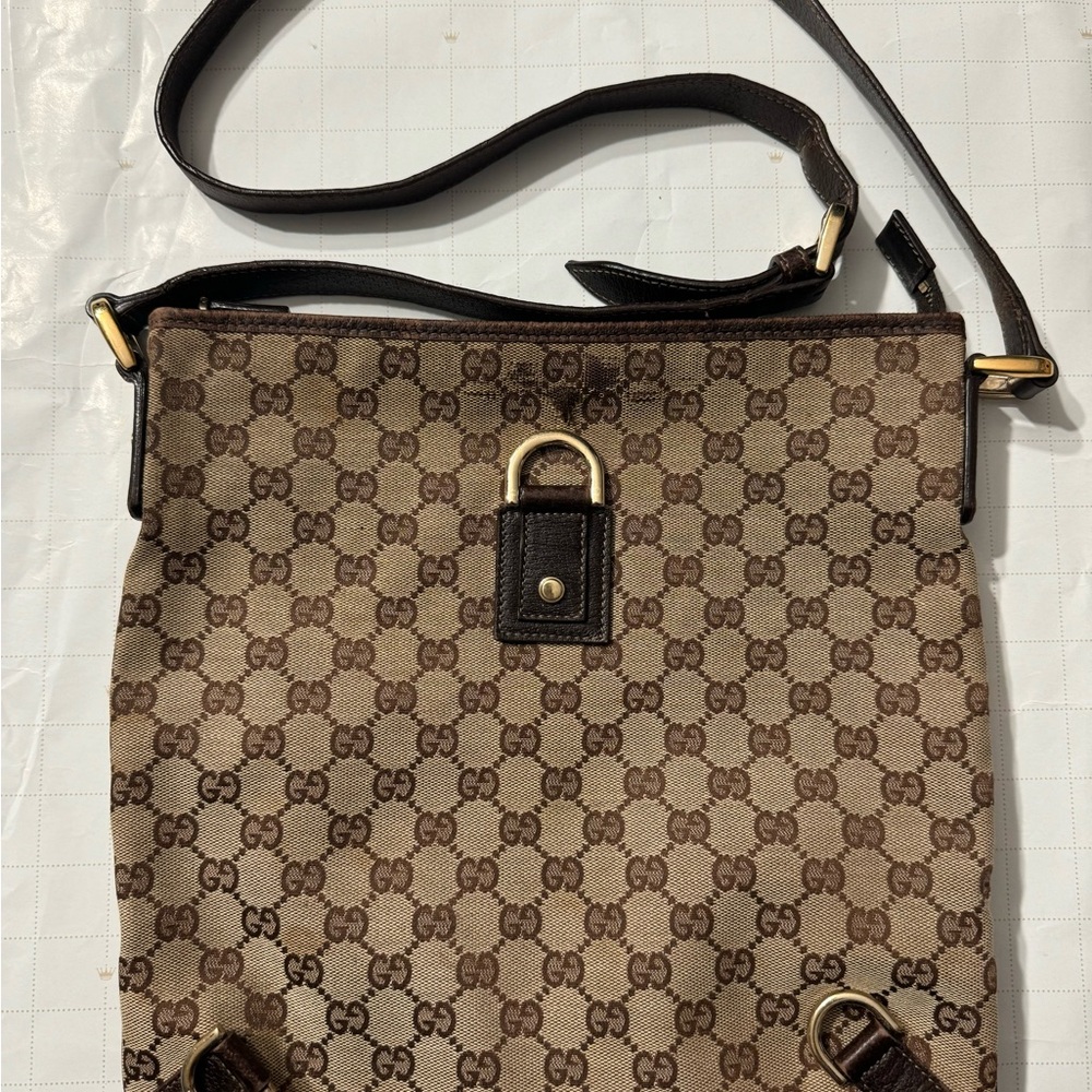 Gucci shoulder bag
